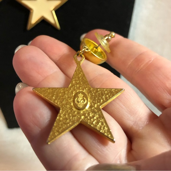 Premier Designs matte gold and cream stars necklace and pierced earrings set - Picture 5 of 10